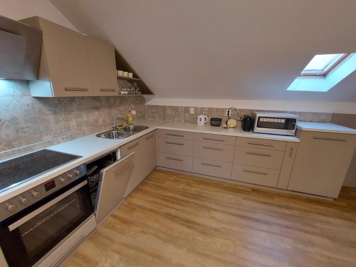 Kedves Apartman Pécs Eksteriør billede